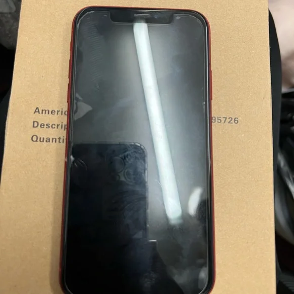 iPhone XR used, battery health 82%, screen protector is on, unlocked